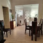 Schoenes Mit Pool Hébergement de vacances