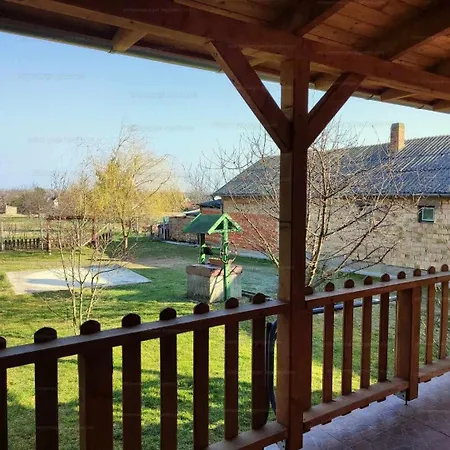 Schönes Mit Pool Balatonujlak