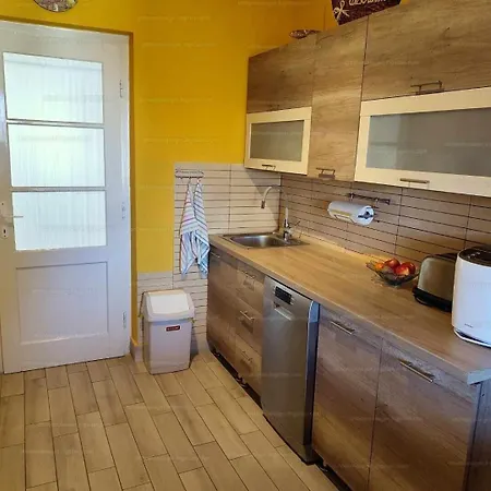 Schoenes Mit Pool Holiday home *