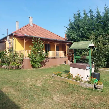Schoenes Mit Pool Casa vacanze *