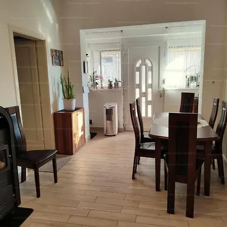 Schoenes Mit Pool Holiday home
