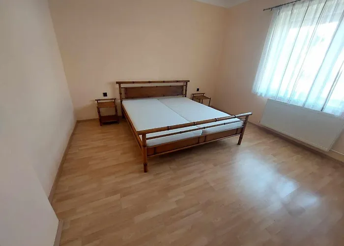 Schoenes Mit Pool Case de vacanță Balatonujlak