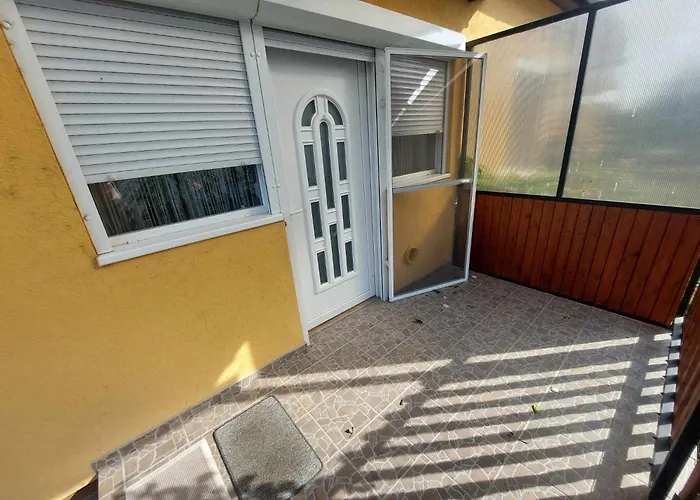 Case de vacanță Schoenes Mit Pool